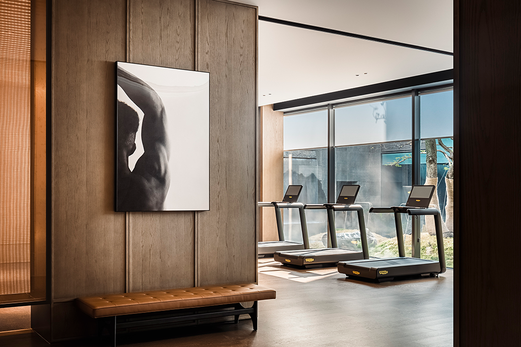 026会所健身房入口局部.png